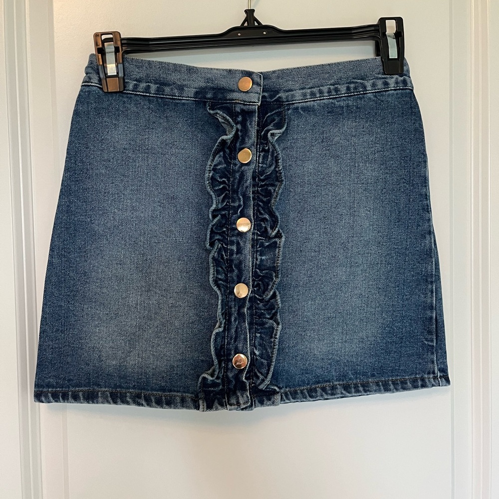 girl’s denim mini skirt, size 10/12